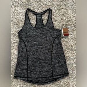 New Reebok size medium slim moisture management tank top workout athleisure